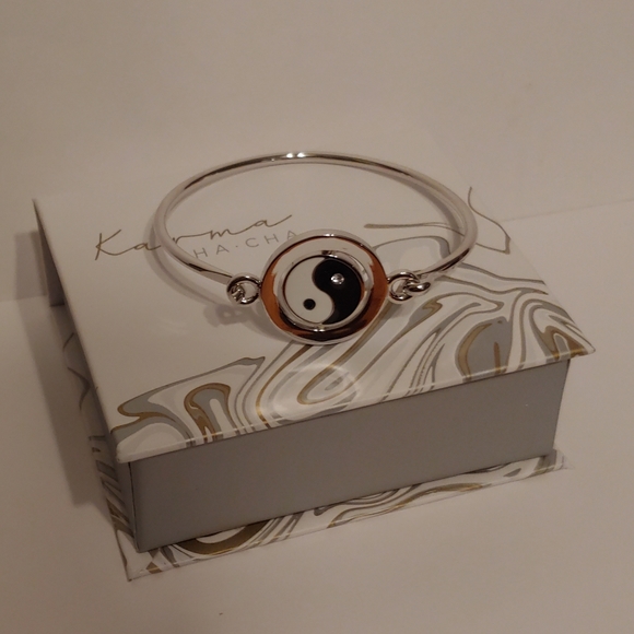 Yin Yang Spinning Karma Cha Cha Bracelet - Picture 6 of 7